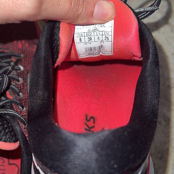 Brooks Ghost 11 women size 8 D 8 wide pink black white green - Picture 8 of 12